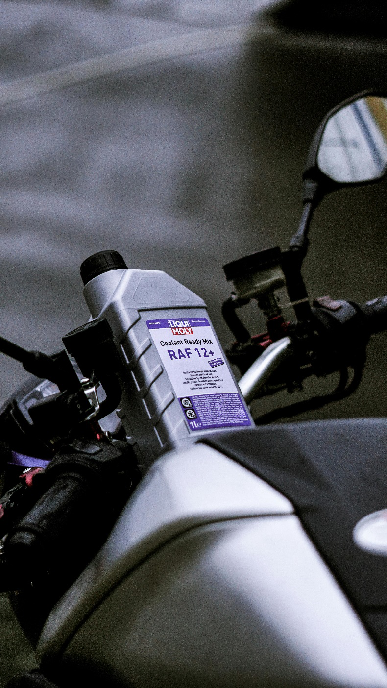 A picture of an oil product label